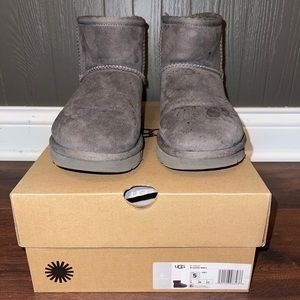 UGG Women's Size 5 Classic Mini II 1016222 GREY SUEDE Sheepskin BOOTS